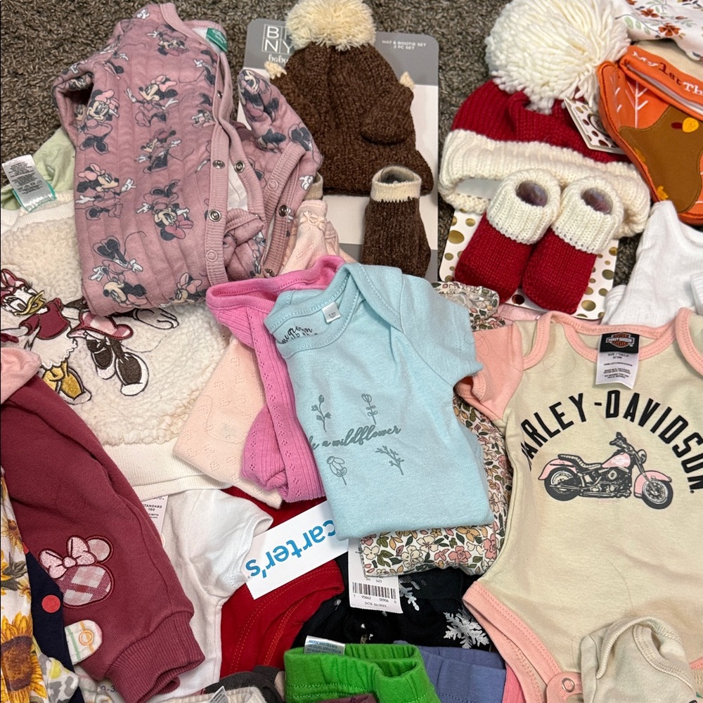 Carter's baby clothes some NWT 0-3 months no stains no wear or holes like new - Picture 3 of 4